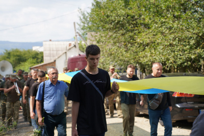 "Мав стільки енергії, скільки молоді не мають". У Чернівцях попрощалися з колишнім депутатом Дмитром Сірманом - фото