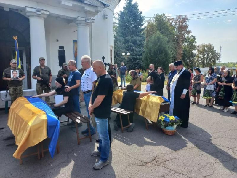 У Полтаві попрощалися з трьома військовими