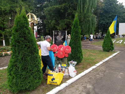 Воював у "Вовках да Вінчі". На Буковині відкрили меморіальні дошки двом загиблим Героям