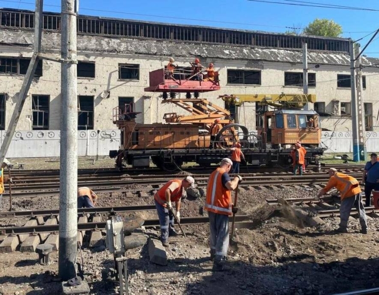 Відновлено рух поїздів на станції Запоріжжя-1, пошкодженої внаслідок обстрілу 