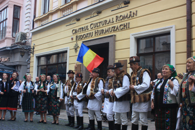 «Буковинські зустрічі»: у Чернівцях відбувся Міжнародний фольклорний фестиваль - фото та відео