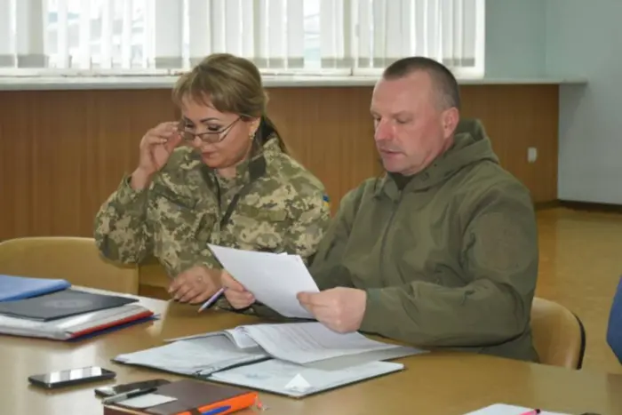 Київський ТЦК витратить майже 3 млн грн на бланки та календарі