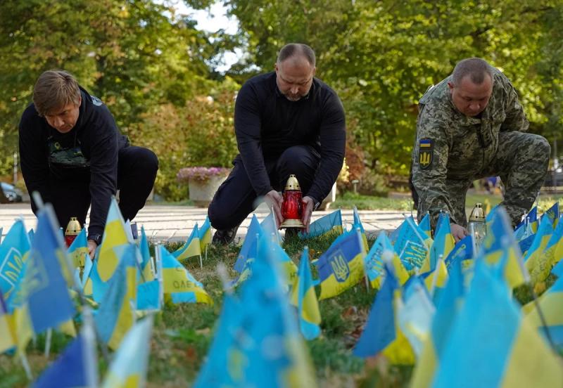 У Полтаві біля Свято-Успенського собору вшанували пам’ять полеглих героїв