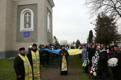 Непоправна втрата: на Буковині попрощалися із спецпризначенцем Андрієм Пустоваловим