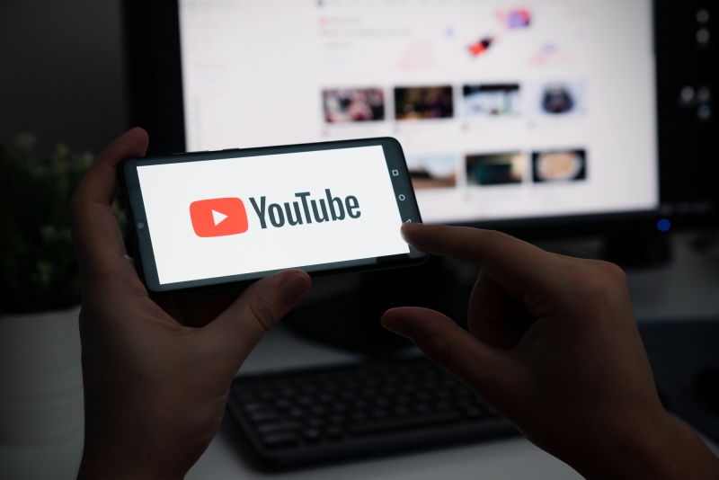 
			YouTube розпочинає боротьбу з клікбейтом — поки що м’яку			