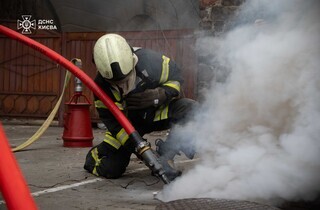 Пожежа у підземному кабельному колекторі в центрі Києва ліквідована (фото)