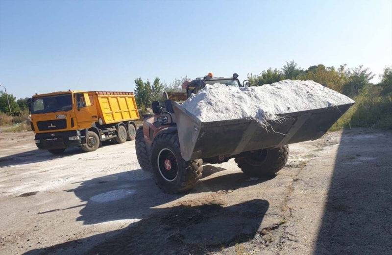 Харківські дорожники намагаються через суд примусити Полтавську міськраду забрати собі сіль, яку раніше вивезли у невідомому напрямку