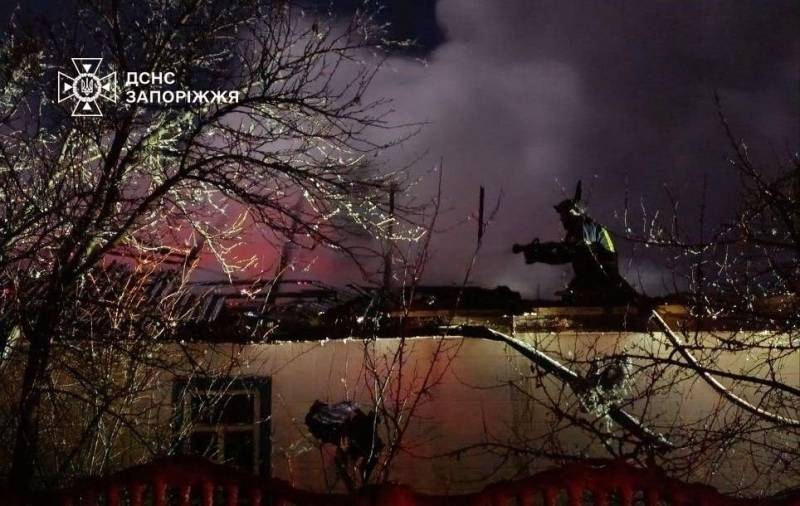 У Гуляйполі ворожий обстріл спричинив займання будинку