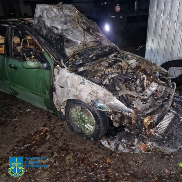 Студент у Рівному спалив військове авто з фронту